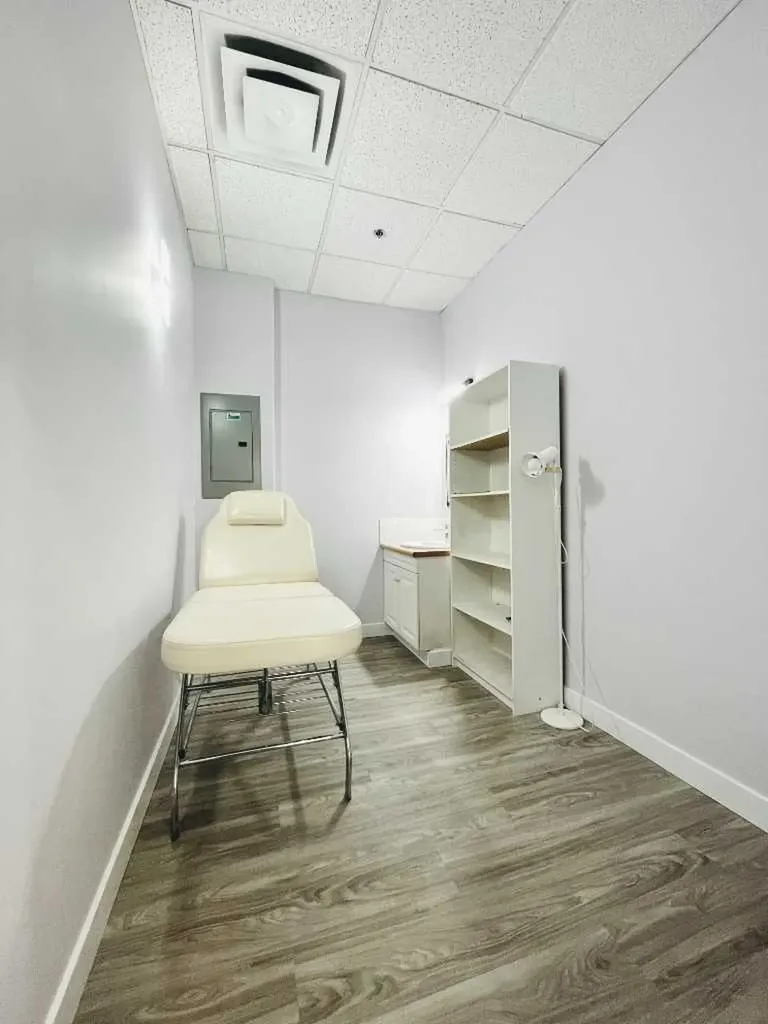 1623 Centre Street NW Calgary AB T2E 8S7