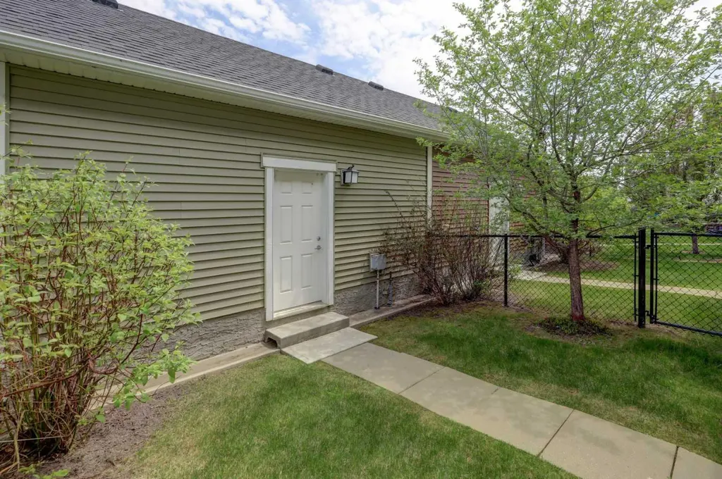 115 Baysprings Terrace SW Airdrie AB T4B 4A8