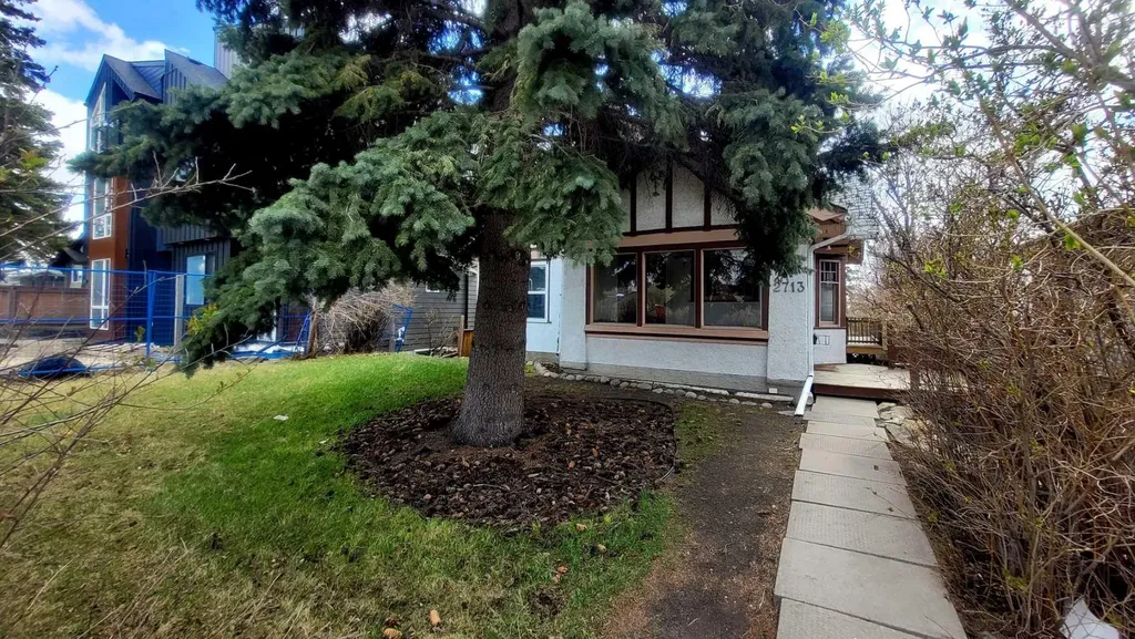2713 9 Avenue SE Calgary AB T2A 0B6