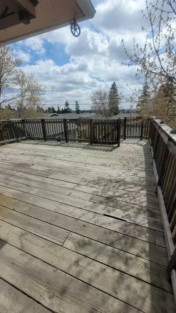 2713 9 Avenue SE Calgary AB T2A 0B6