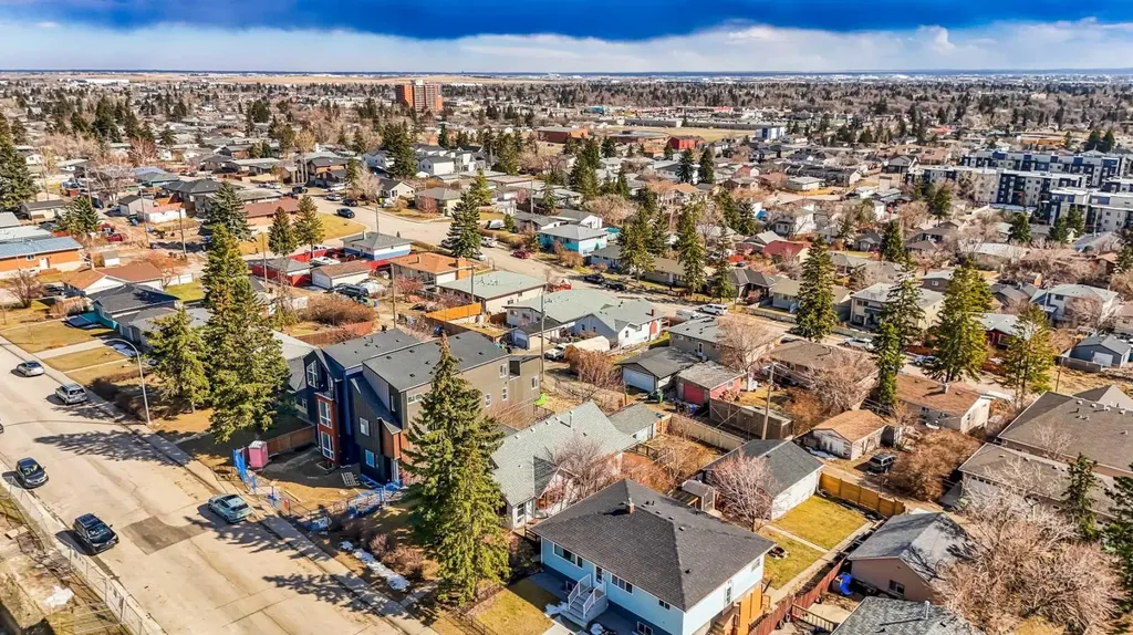 2713 9 Avenue SE Calgary AB T2A 0B6