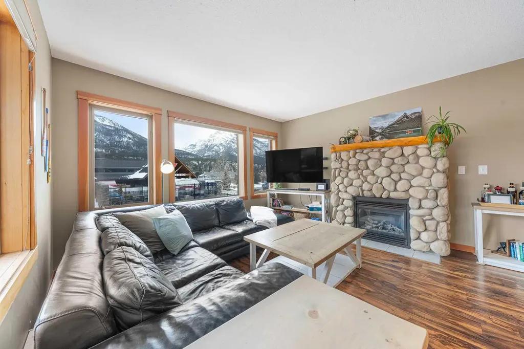 1120 Railway Avenue Canmore AB T1W 1P4