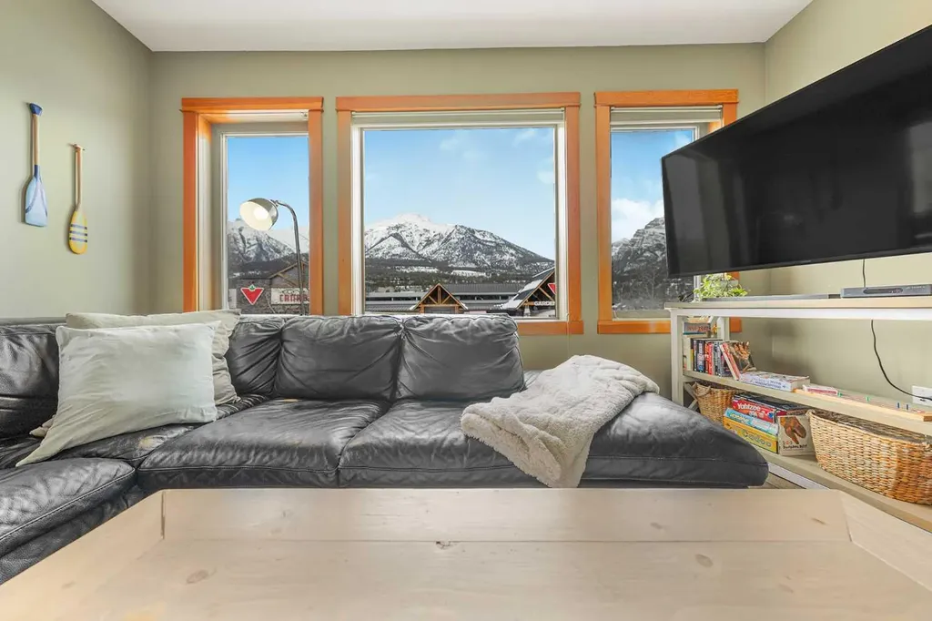 1120 Railway Avenue Canmore AB T1W 1P4