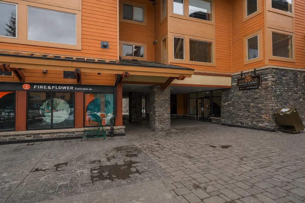 1120 Railway Avenue Canmore AB T1W 1P4