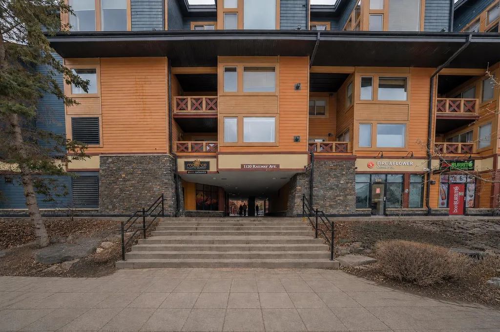 1120 Railway Avenue Canmore AB T1W 1P4