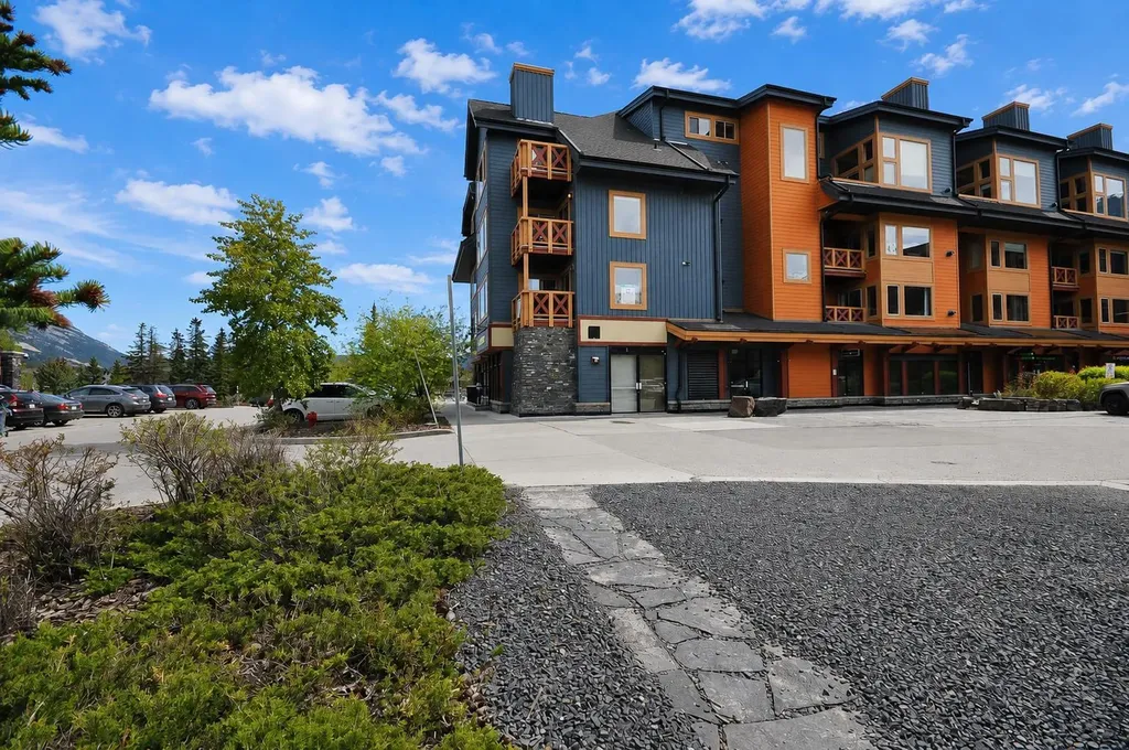 1120 Railway Avenue Canmore AB T1W 1P4