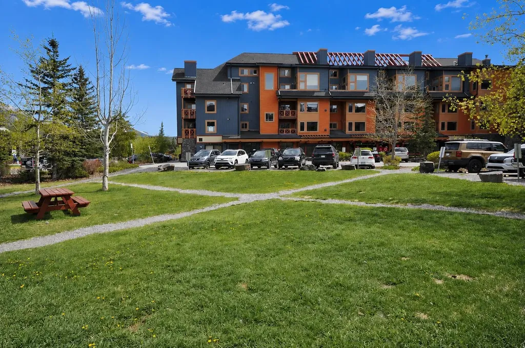 1120 Railway Avenue Canmore AB T1W 1P4
