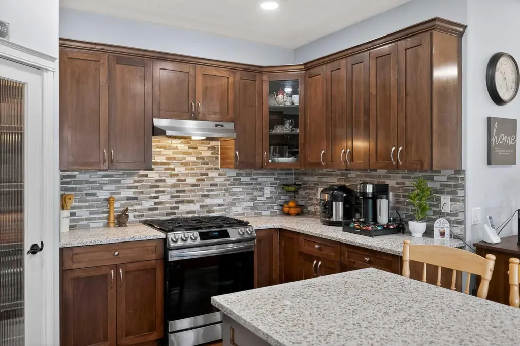 207 Strathmore Lakes Bend Strathmore AB T1P1Y9