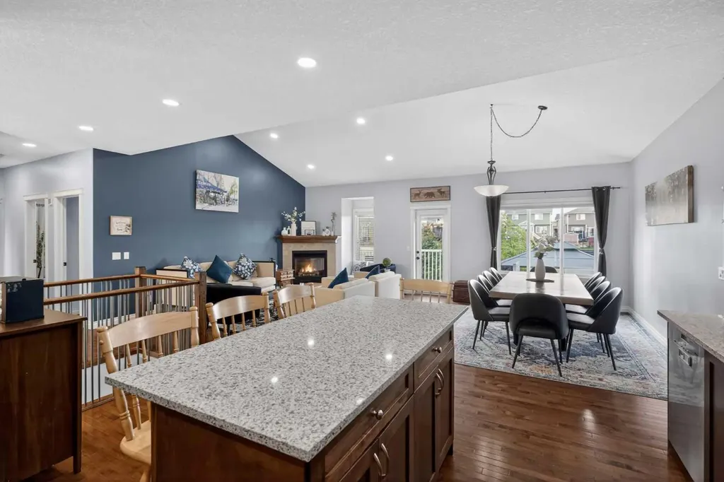 207 Strathmore Lakes Bend Strathmore AB T1P1Y9