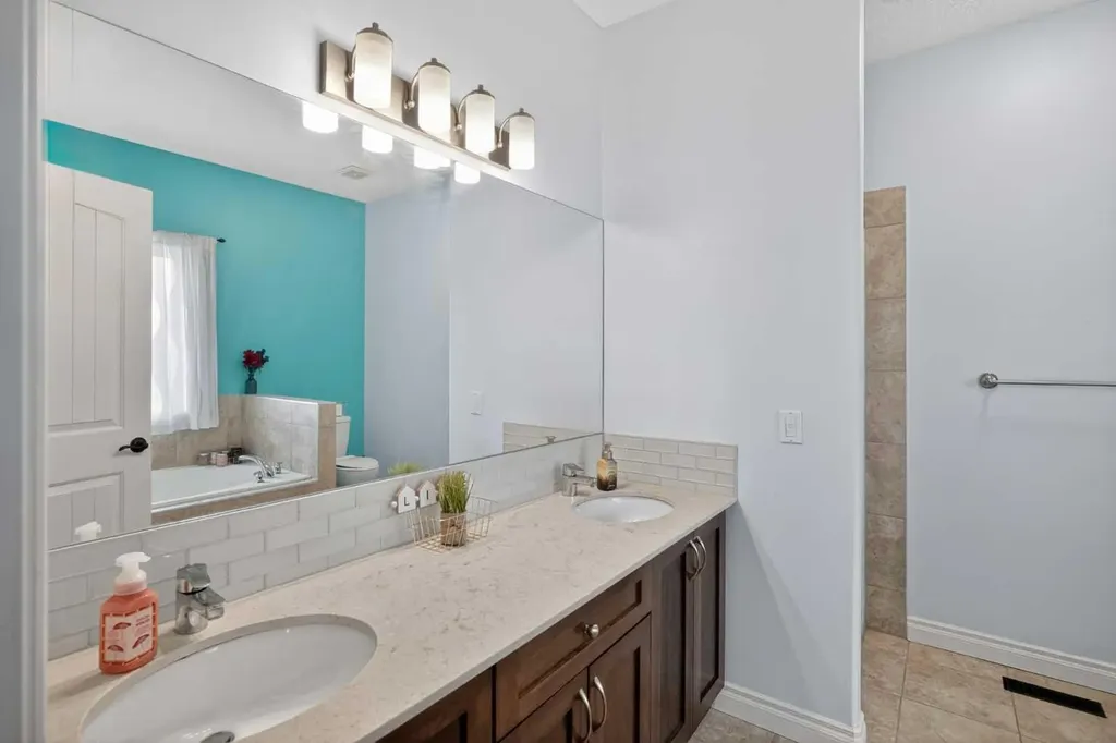 207 Strathmore Lakes Bend Strathmore AB T1P1Y9