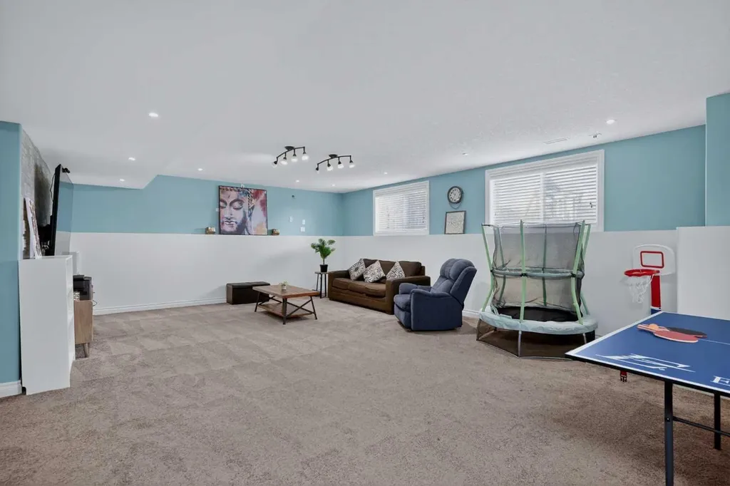 207 Strathmore Lakes Bend Strathmore AB T1P1Y9