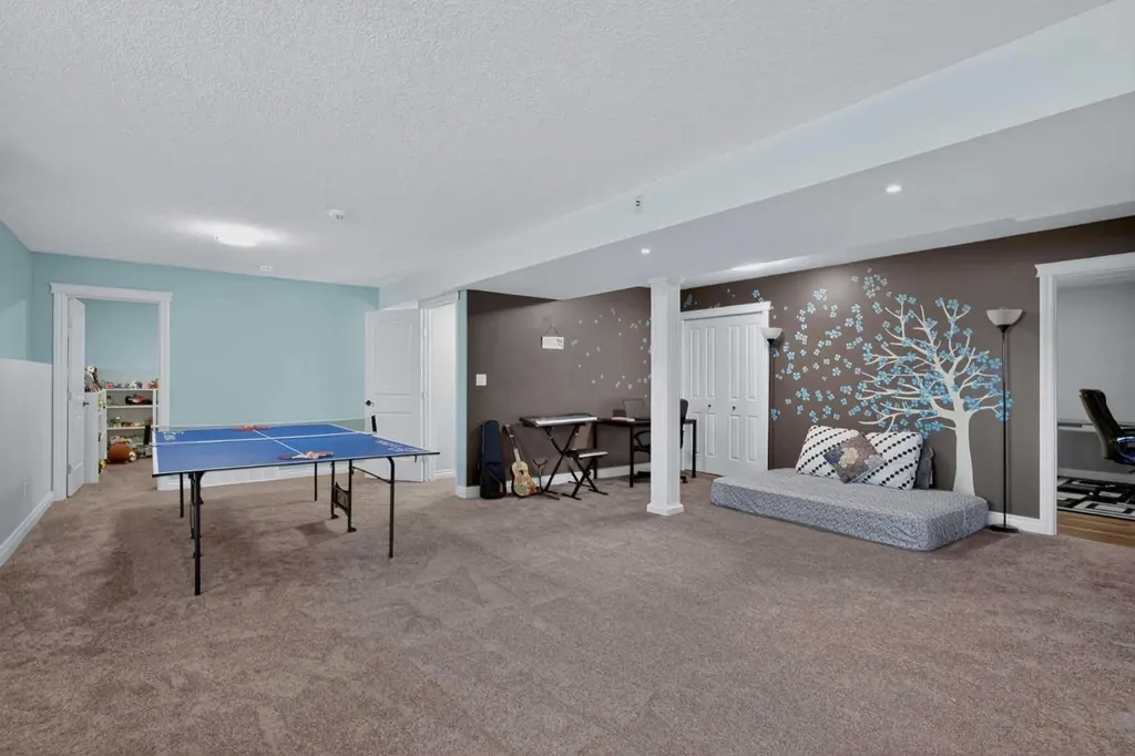 207 Strathmore Lakes Bend Strathmore AB T1P1Y9