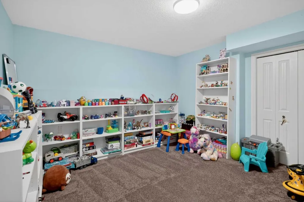 207 Strathmore Lakes Bend Strathmore AB T1P1Y9