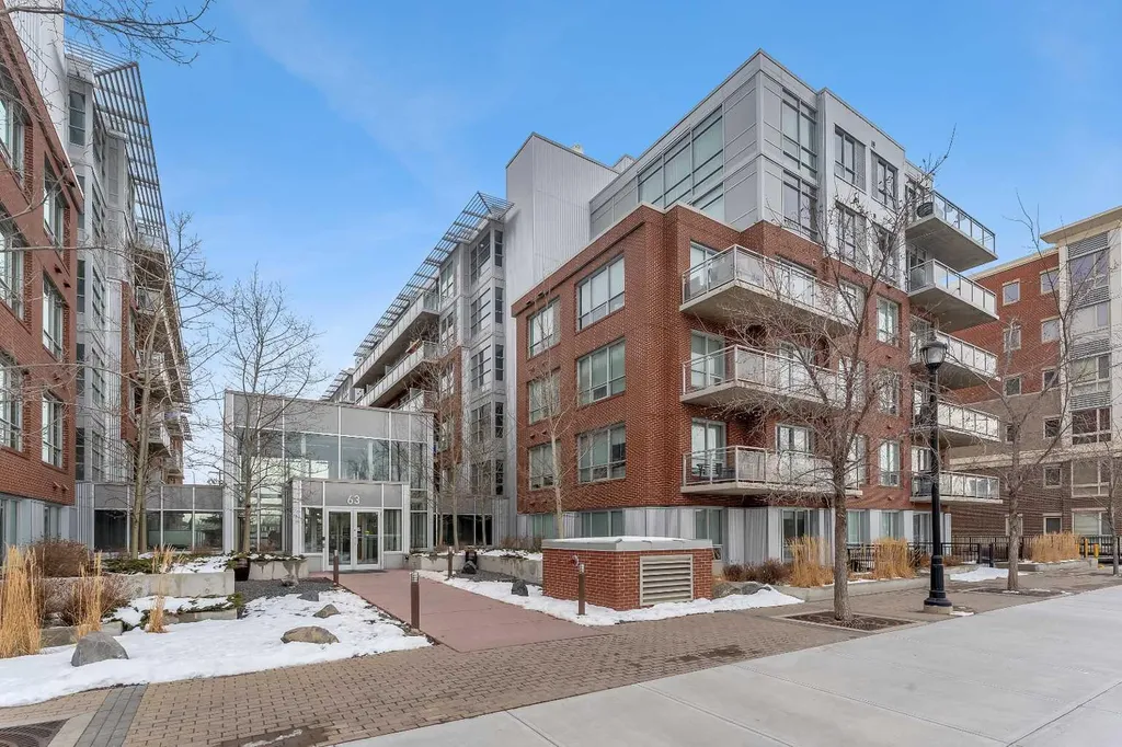 63 Inglewood Park SE Calgary AB T2G 1B7
