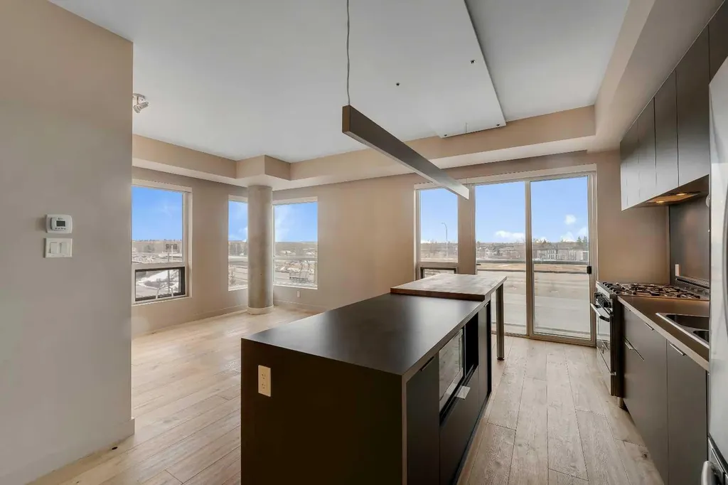 63 Inglewood Park SE Calgary AB T2G 1B7