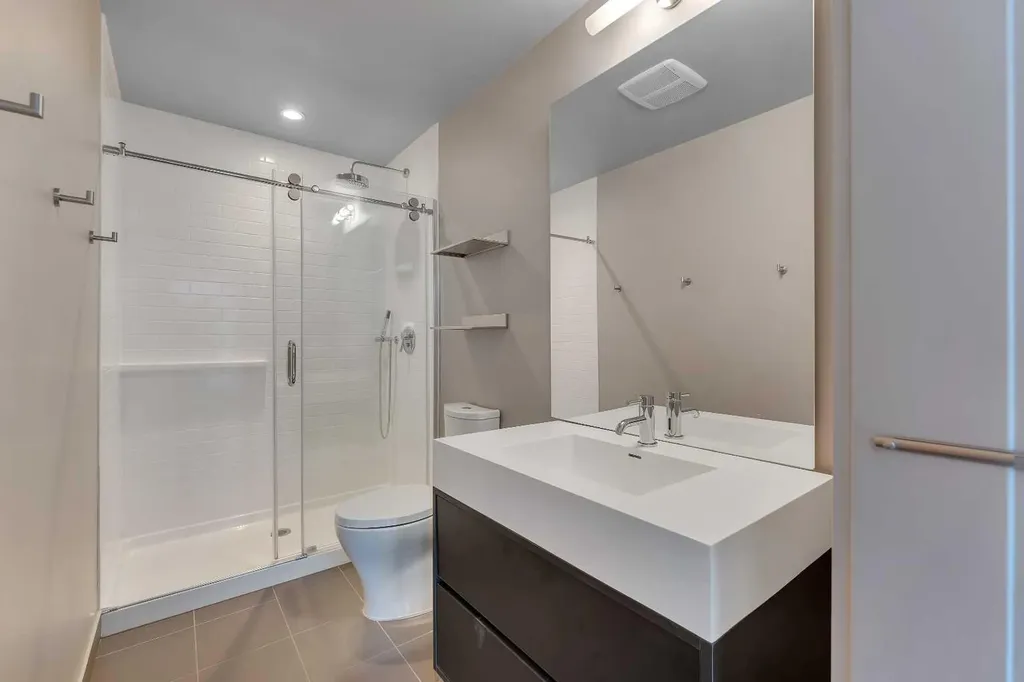 63 Inglewood Park SE Calgary AB T2G 1B7