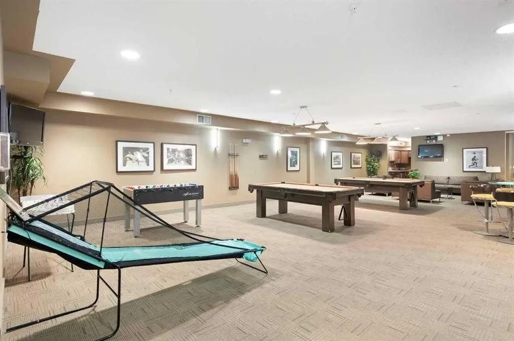 63 Inglewood Park SE Calgary AB T2G 1B7