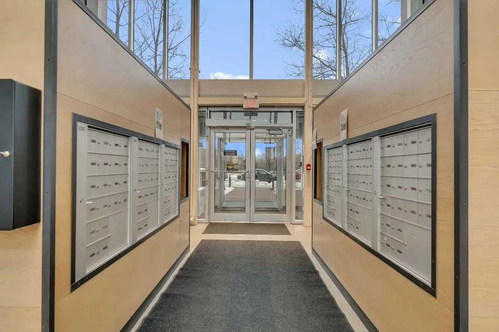 63 Inglewood Park SE Calgary AB T2G 1B7