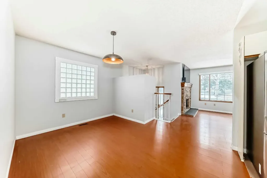 1011 17a Street NE Calgary AB T2E 4V2