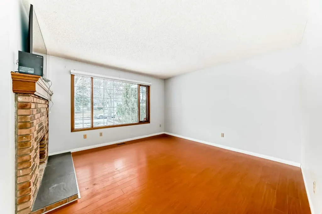 1011 17a Street NE Calgary AB T2E 4V2