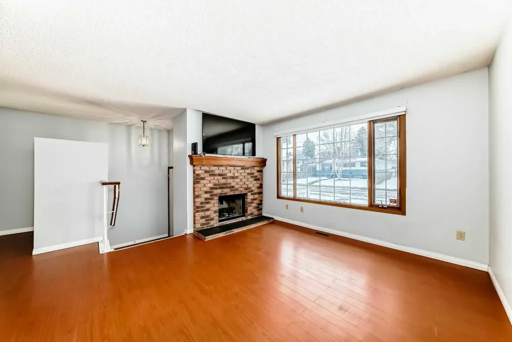 1011 17a Street NE Calgary AB T2E 4V2