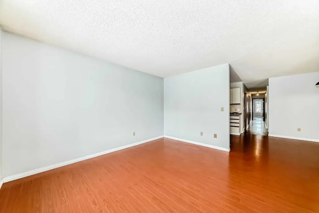 1011 17a Street NE Calgary AB T2E 4V2