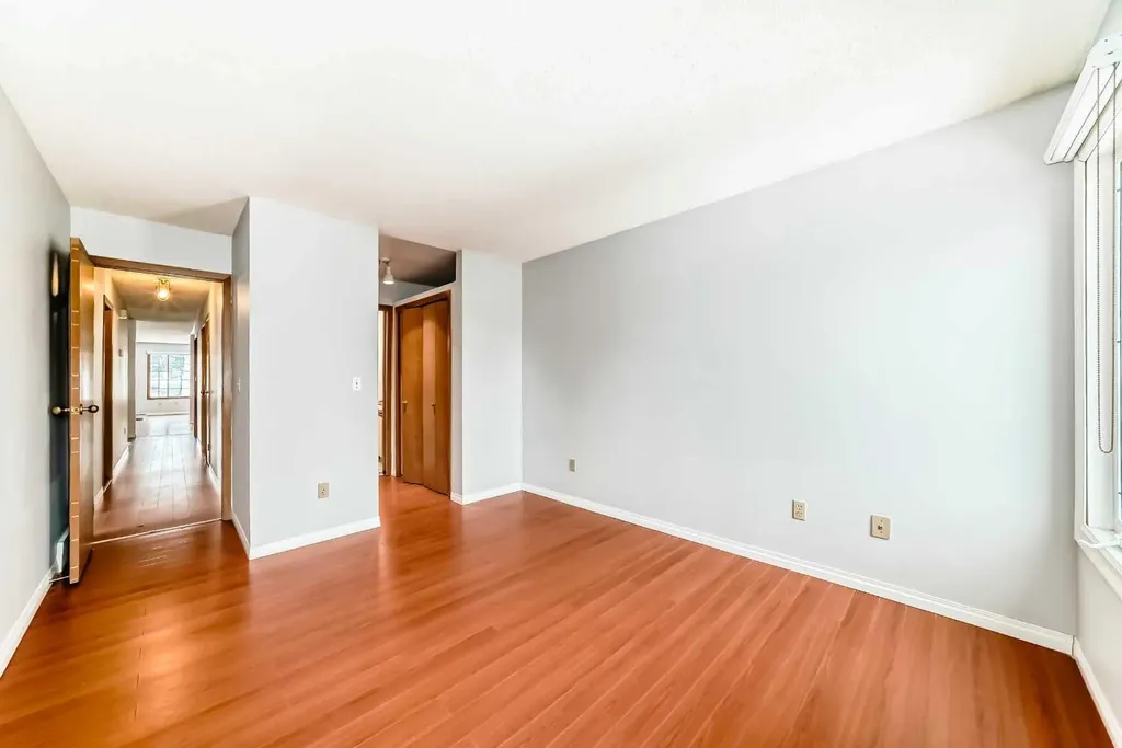 1011 17a Street NE Calgary AB T2E 4V2
