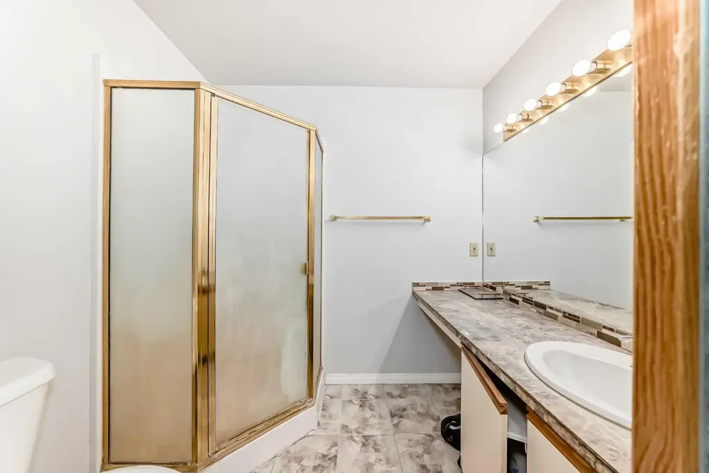 1011 17a Street NE Calgary AB T2E 4V2