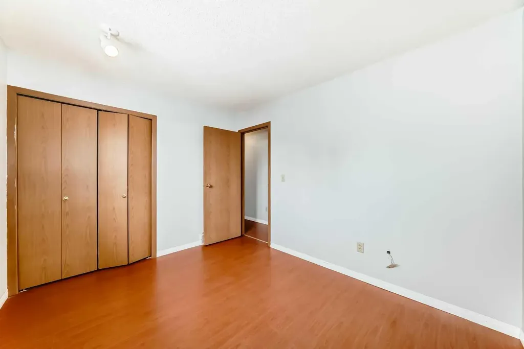 1011 17a Street NE Calgary AB T2E 4V2