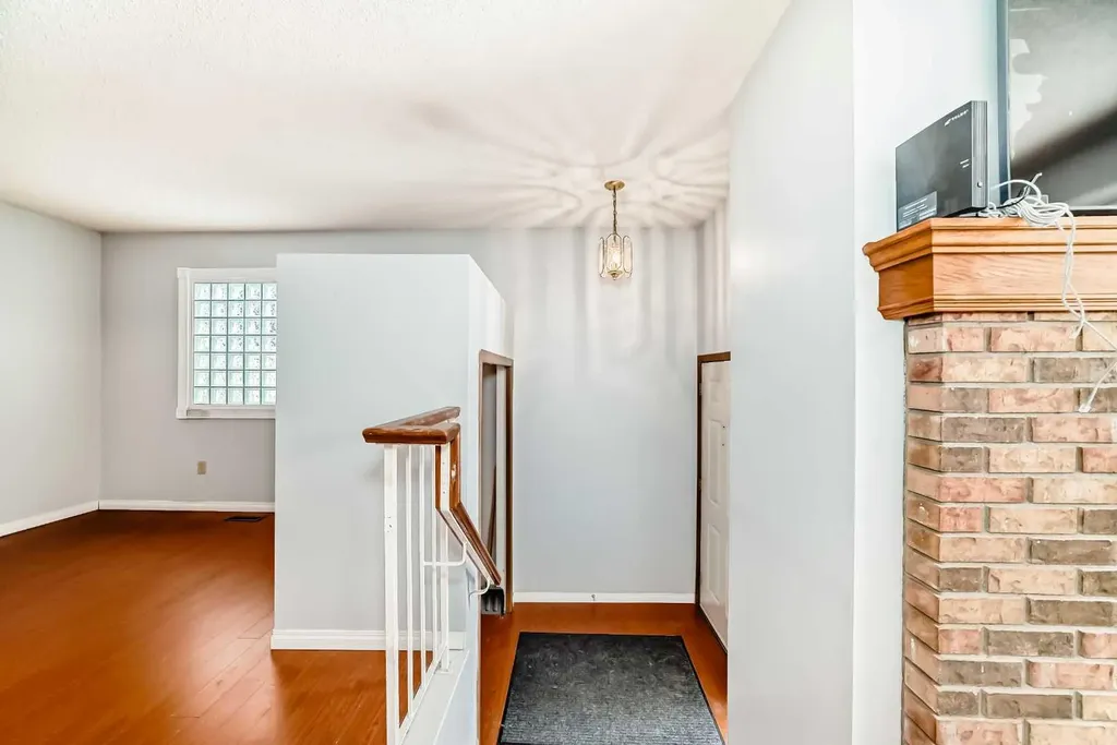 1011 17a Street NE Calgary AB T2E 4V2