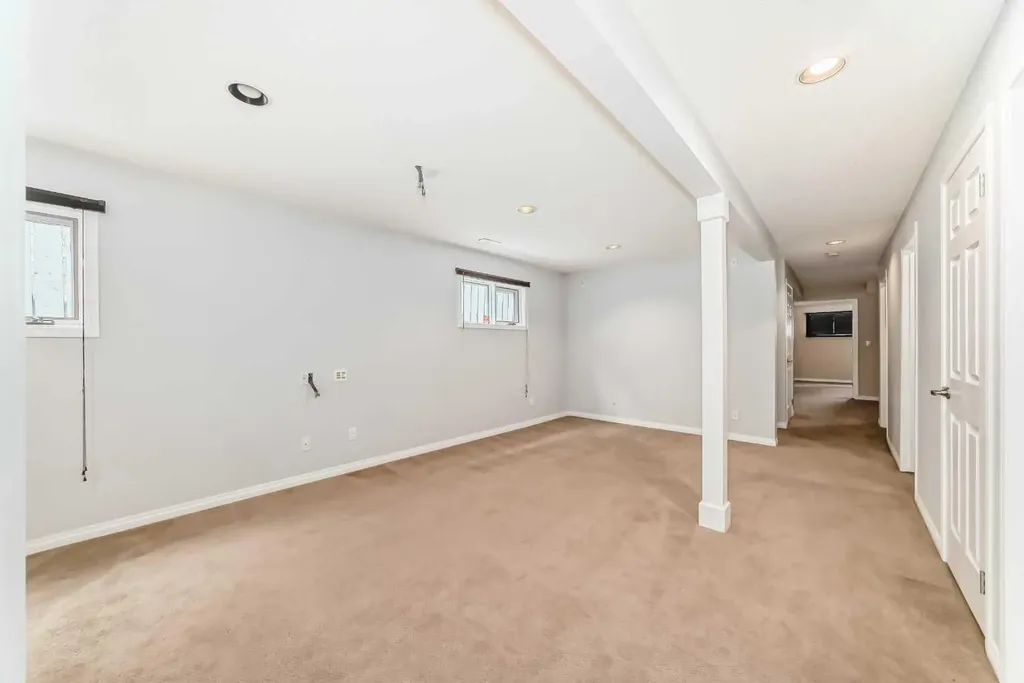 1011 17a Street NE Calgary AB T2E 4V2