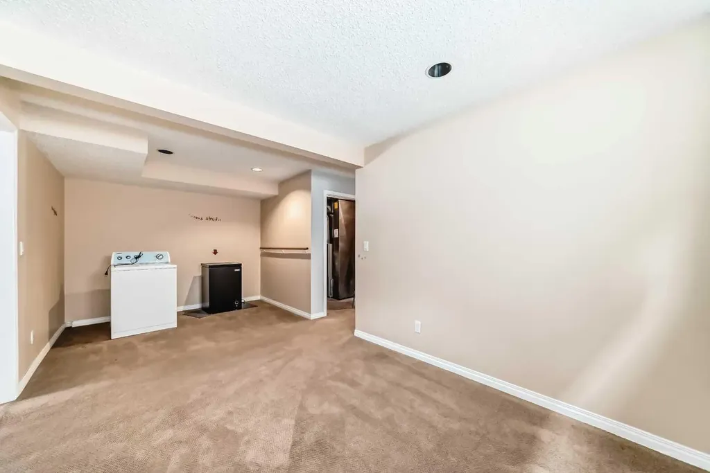1011 17a Street NE Calgary AB T2E 4V2