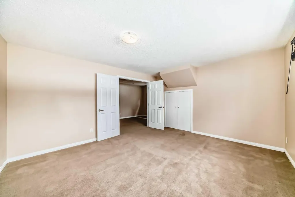 1011 17a Street NE Calgary AB T2E 4V2