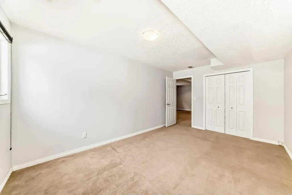 1011 17a Street NE Calgary AB T2E 4V2