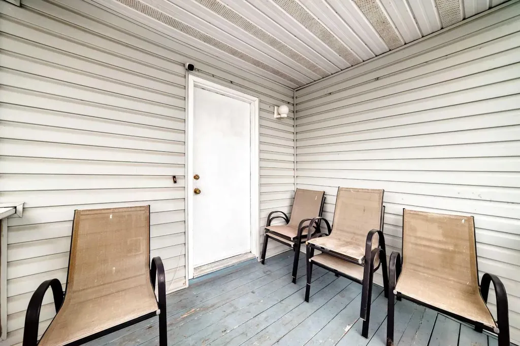 1011 17a Street NE Calgary AB T2E 4V2