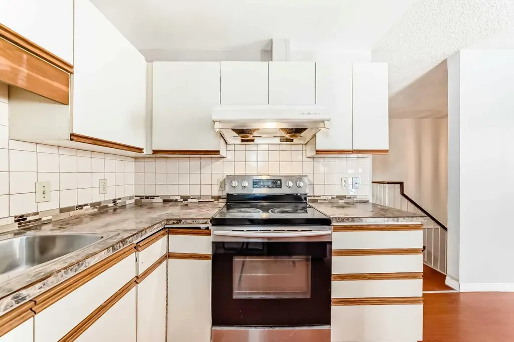 1011 17a Street NE Calgary AB T2E 4V2