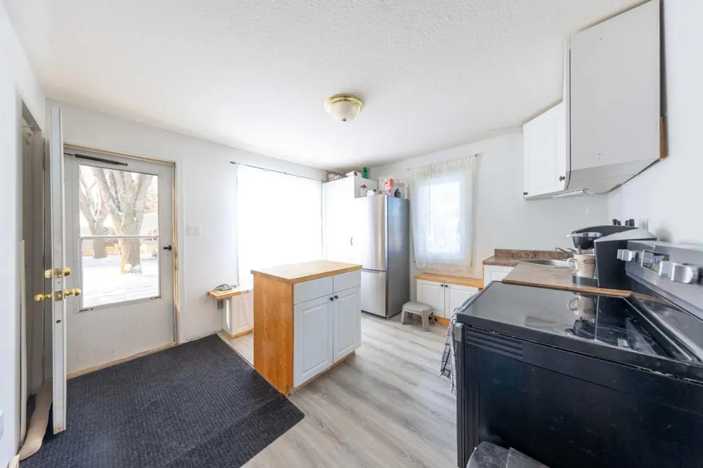 5014 55 Street Lloydminster AB T9V0S7