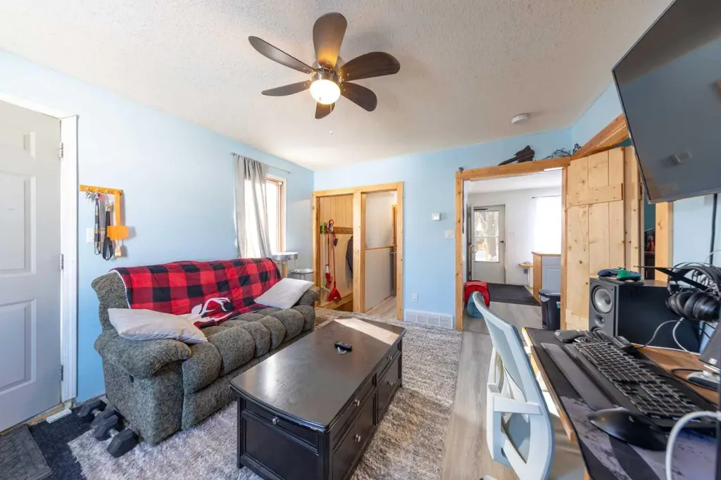 5014 55 Street Lloydminster AB T9V0S7