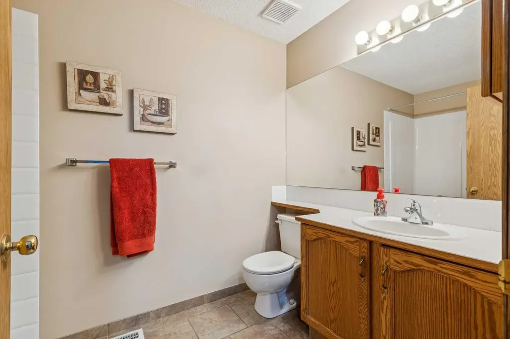 53 Somervale Point SW Calgary AB T2Y3K4