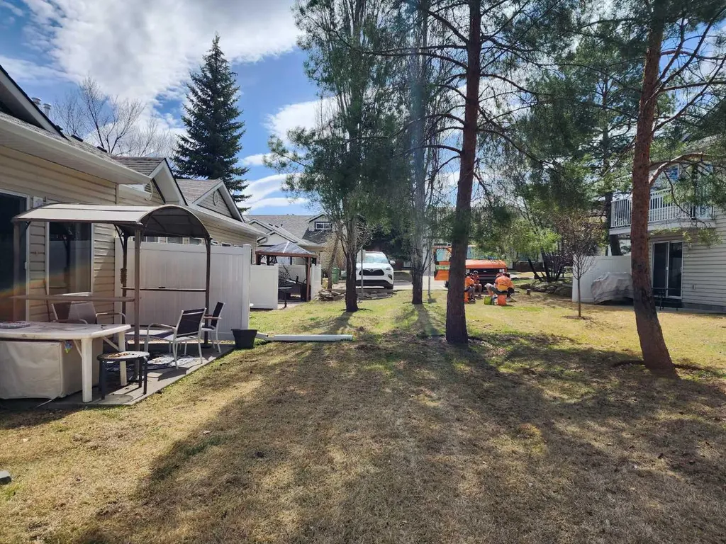 53 Somervale Point SW Calgary AB T2Y3K4