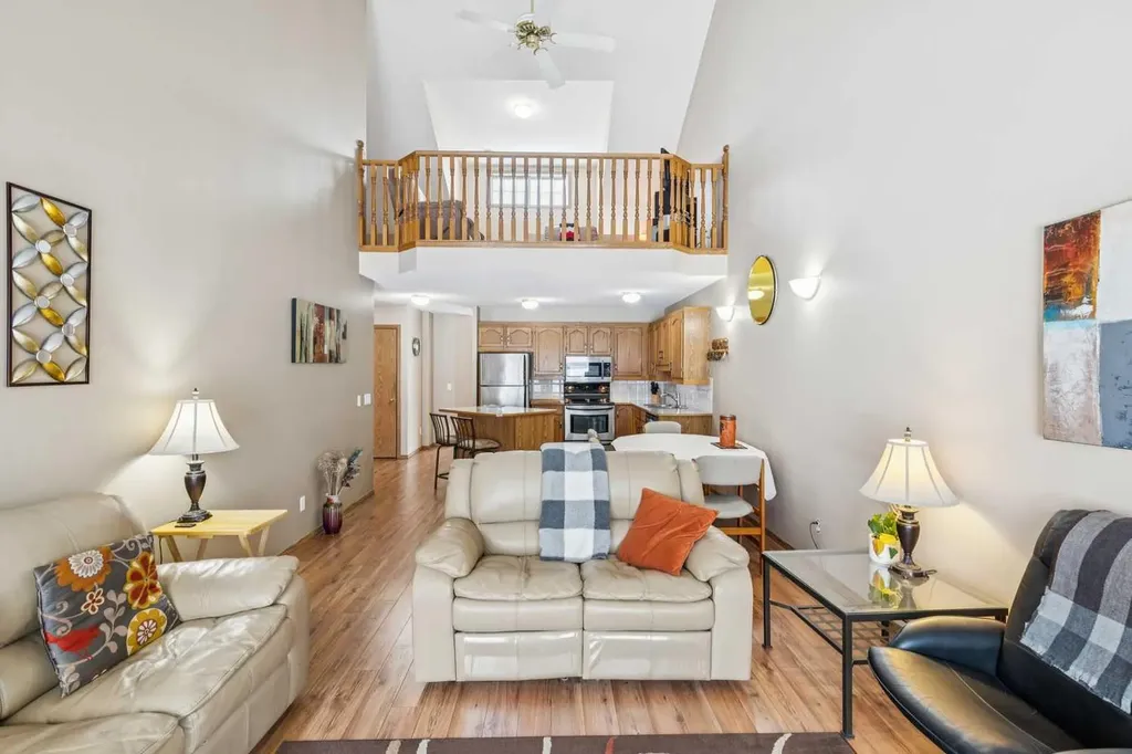 53 Somervale Point SW Calgary AB T2Y3K4