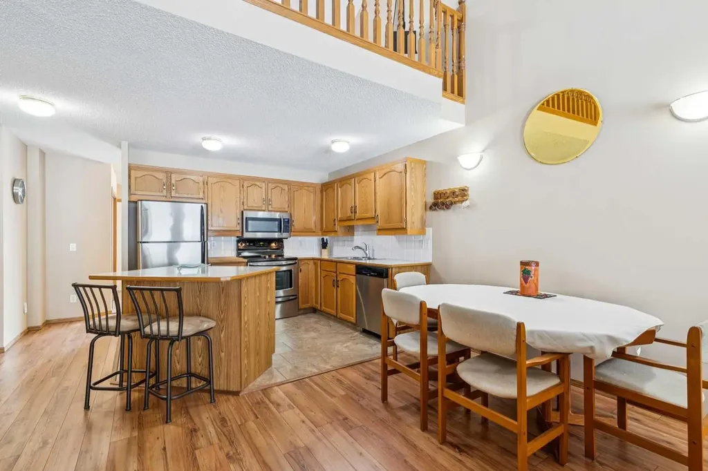 53 Somervale Point SW Calgary AB T2Y3K4