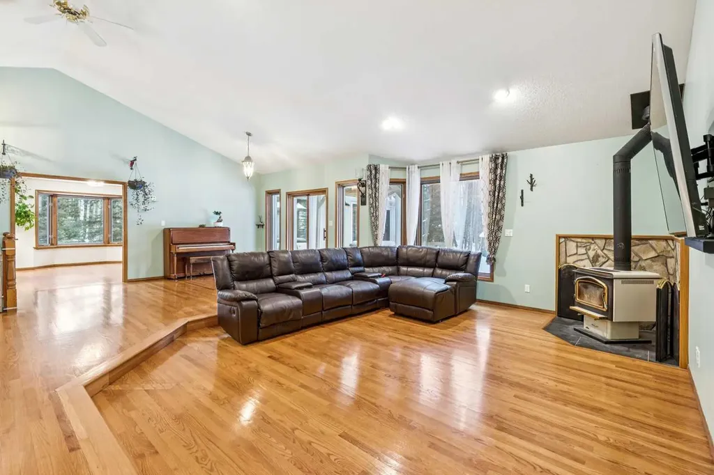 27 Elk Valley Place Bragg Creek AB T0L0K0