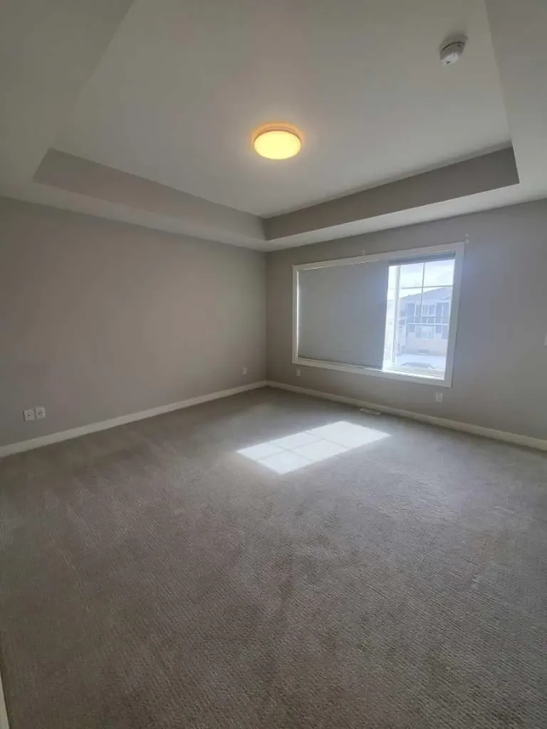 1045 West Lakeview Drive Chestermere AB T1X2T2