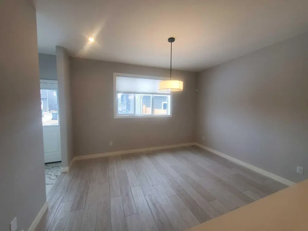 1045 West Lakeview Drive Chestermere AB T1X2T2