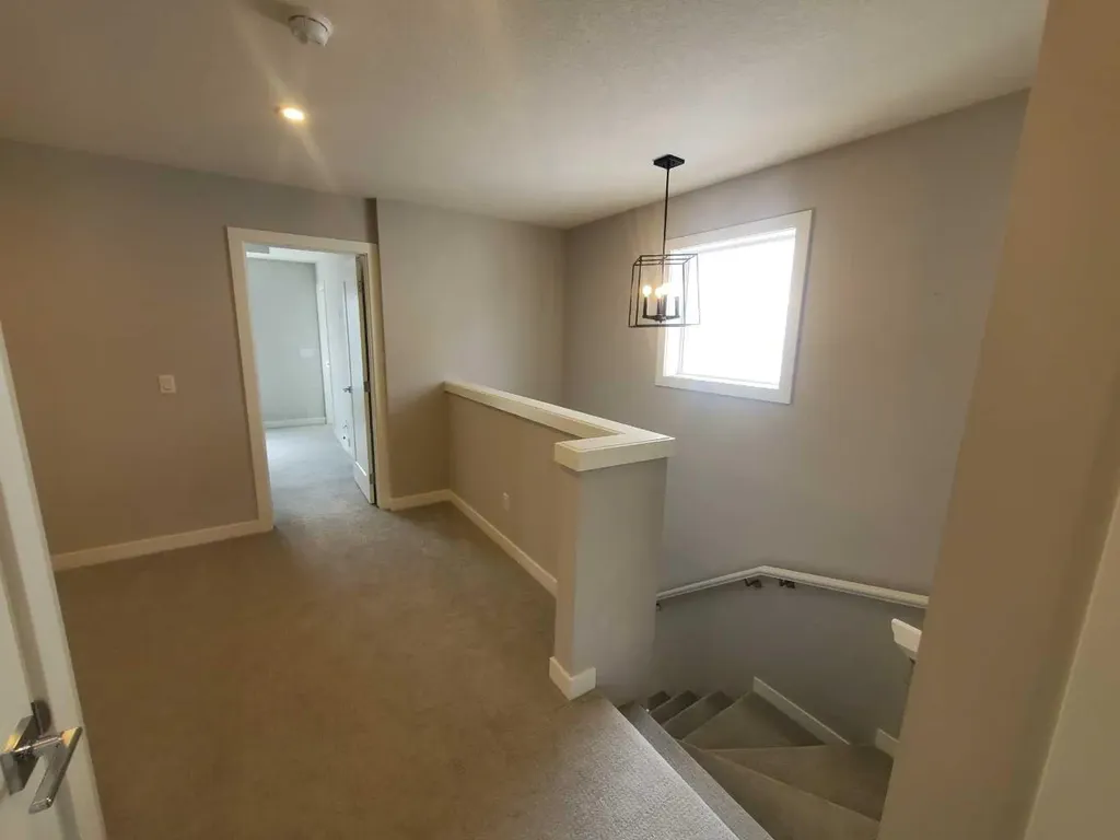 1045 West Lakeview Drive Chestermere AB T1X2T2