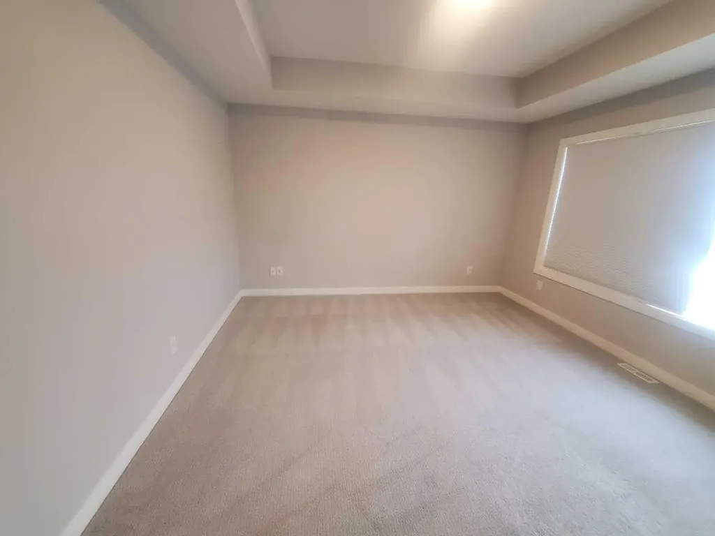1045 West Lakeview Drive Chestermere AB T1X2T2