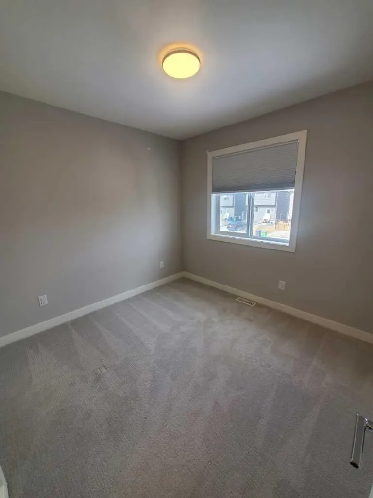 1045 West Lakeview Drive Chestermere AB T1X2T2