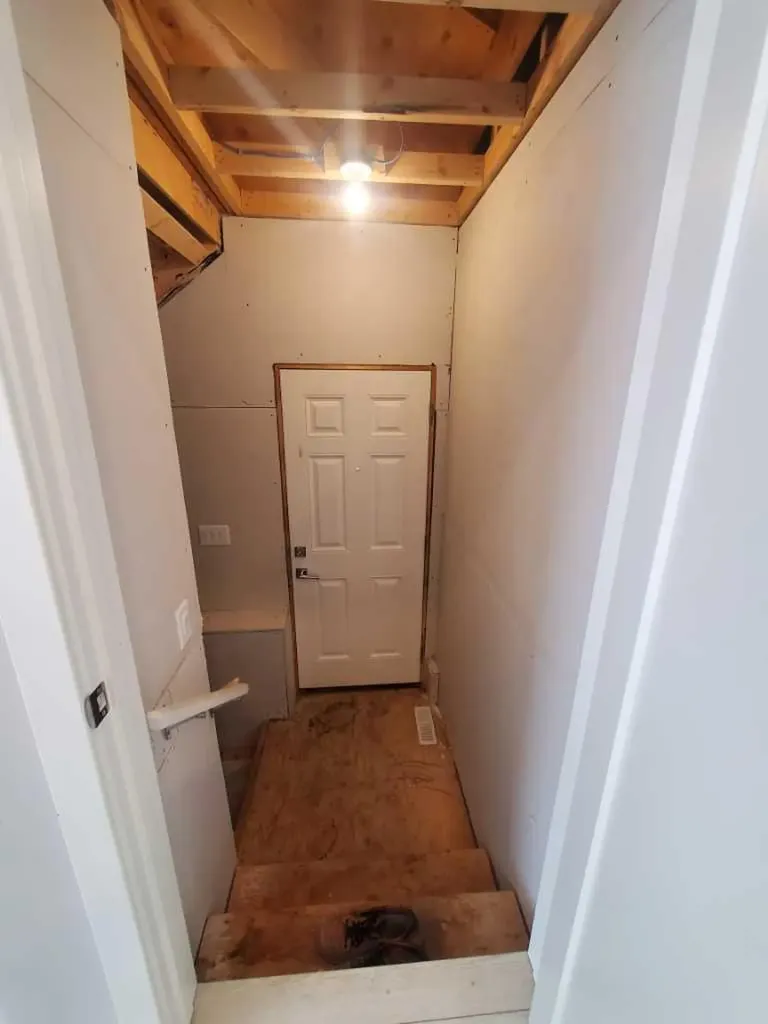 1045 West Lakeview Drive Chestermere AB T1X2T2