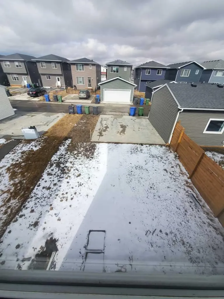 1045 West Lakeview Drive Chestermere AB T1X2T2